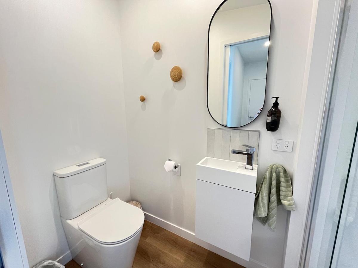 Jandals & Joy Lakefront Retreat 로토루아 외부 사진