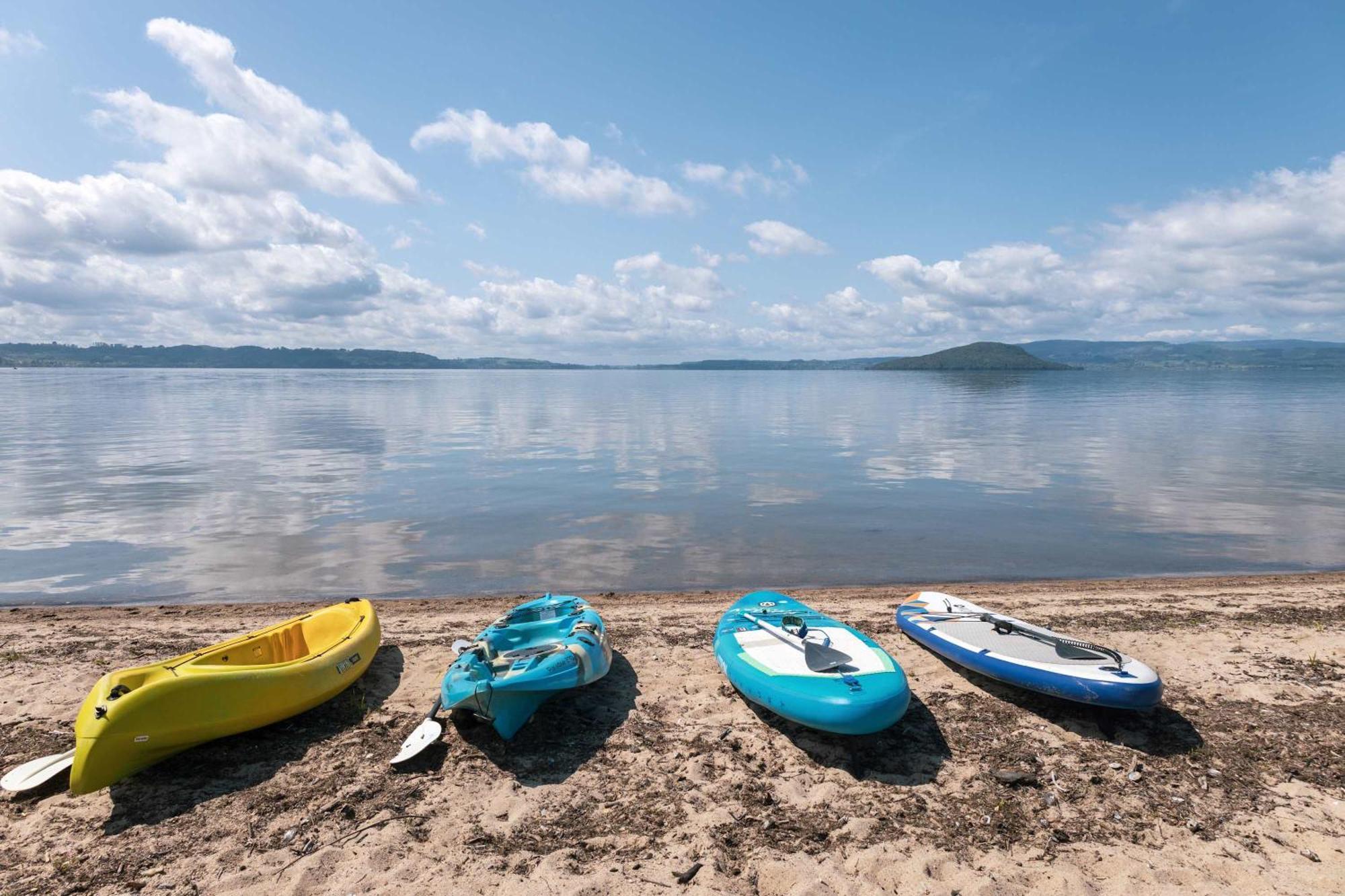 Jandals & Joy Lakefront Retreat 로토루아 외부 사진