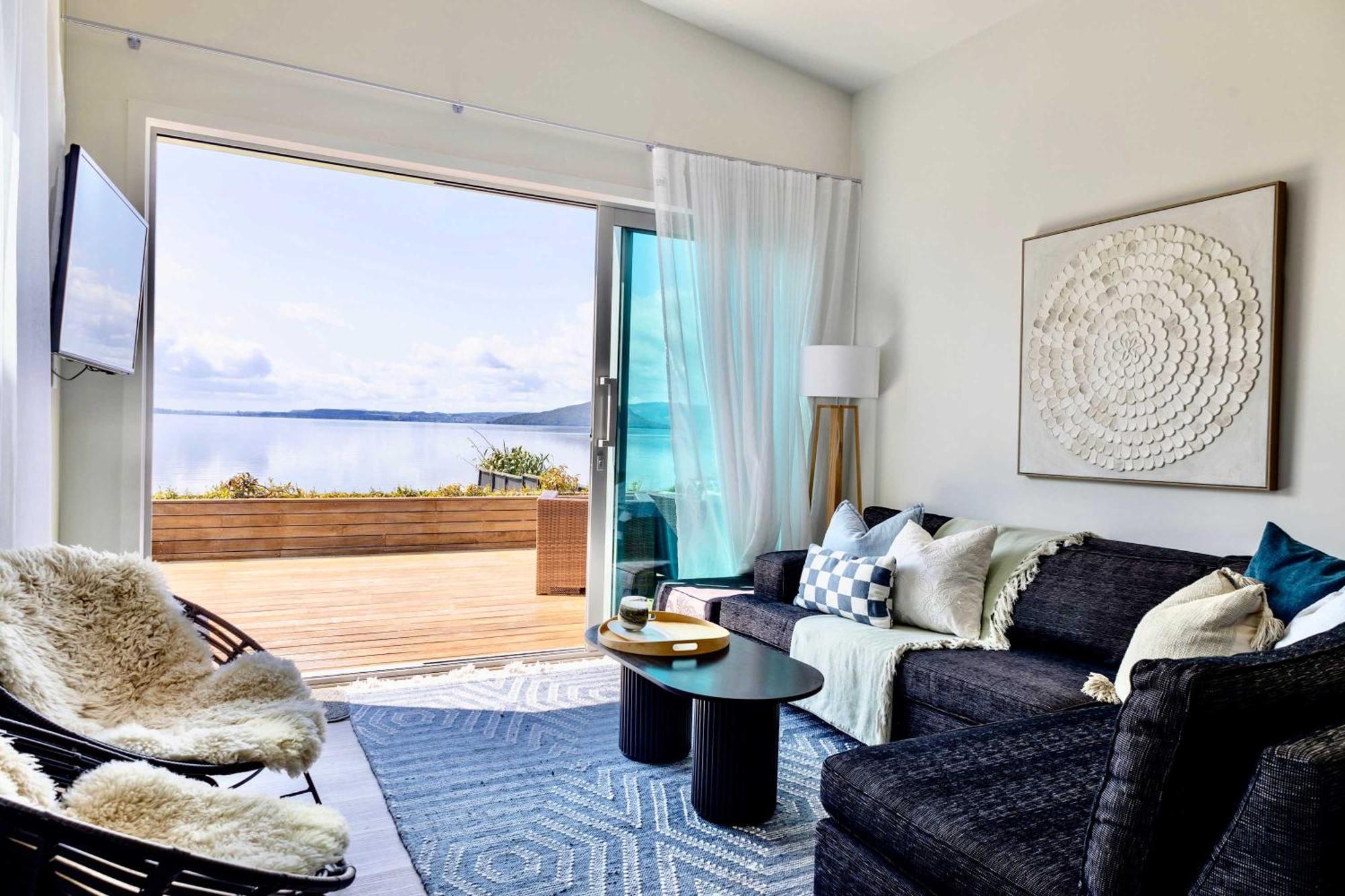 Jandals & Joy Lakefront Retreat 로토루아 외부 사진